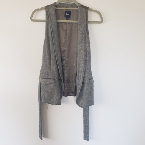 GAP Vest - Picture 1 of 10